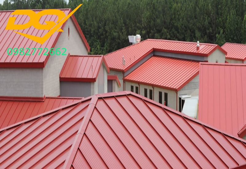 Mẫu mái tôn chống nóng giả ngói màu đỏ dành cho các căn biệt thự mái thái đẹp